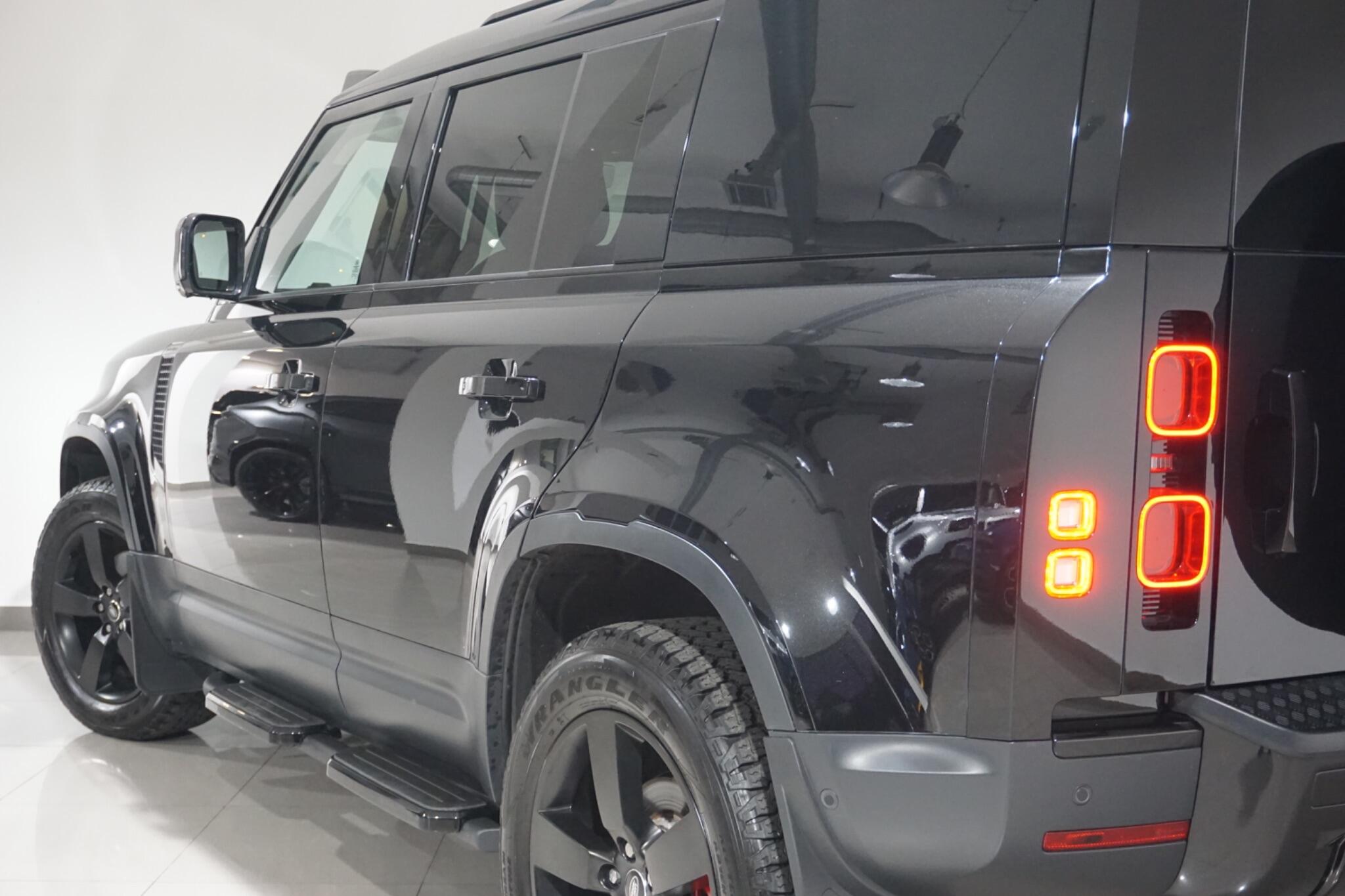 Land Rover Defender 110 3.0 D250 MHEV HSE Hard Top SUV 5dr Diesel Auto 4WD MWB Euro 6 (s/s) (250 ps)